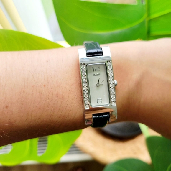 Classic Oasis Rhinestone Watch - Picture 6 of 12
